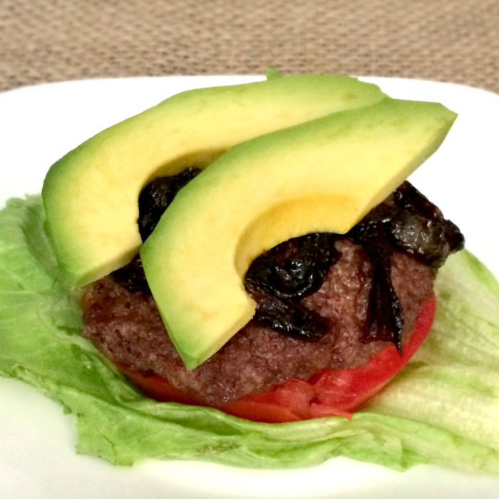 Burger with Caramelized Onion 600x600 e1520020156331