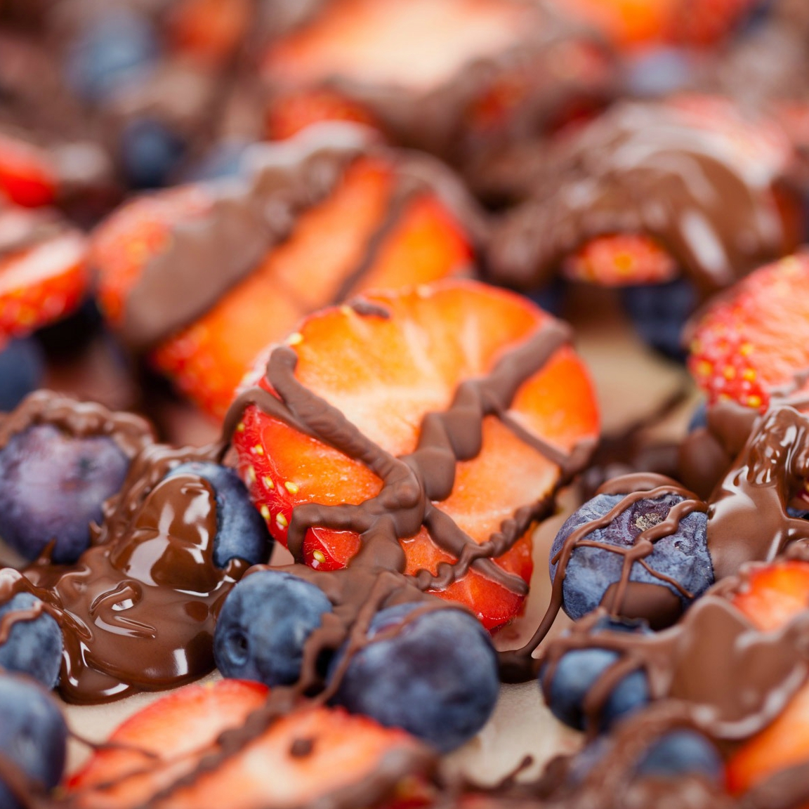 Chocolate Berries 600x600